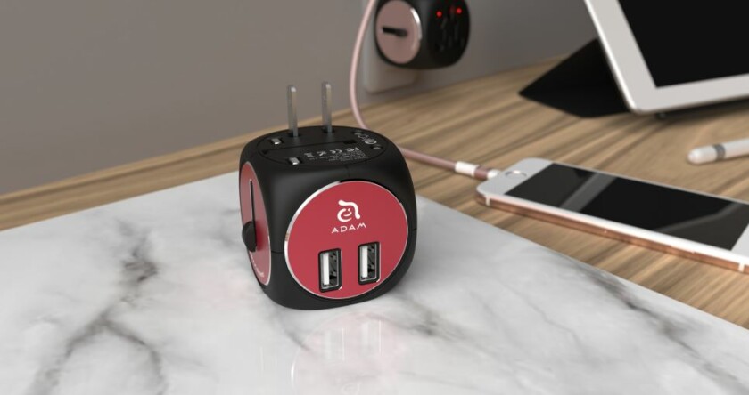 Omnia Travel Adapter