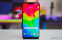 The front of the LG G7.