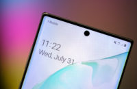 Samsung Galaxy Note 10 Plus Screen and selfie camera macro