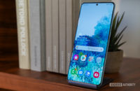 Samsung Galaxy S20 Plus front profile