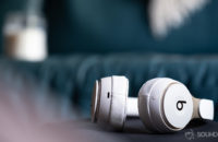 Beats Solo Pro noise cancelling headphones Lightning connector input Apple