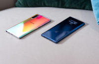 Samsung Galaxy Note 10 Plus Aura Glow vs Samsung Galaxy Note9 Blue at angle