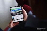 Samsung Galaxy Fold tablet mode reading AA