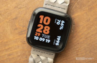 fitbit versa 2 review display watch face 6