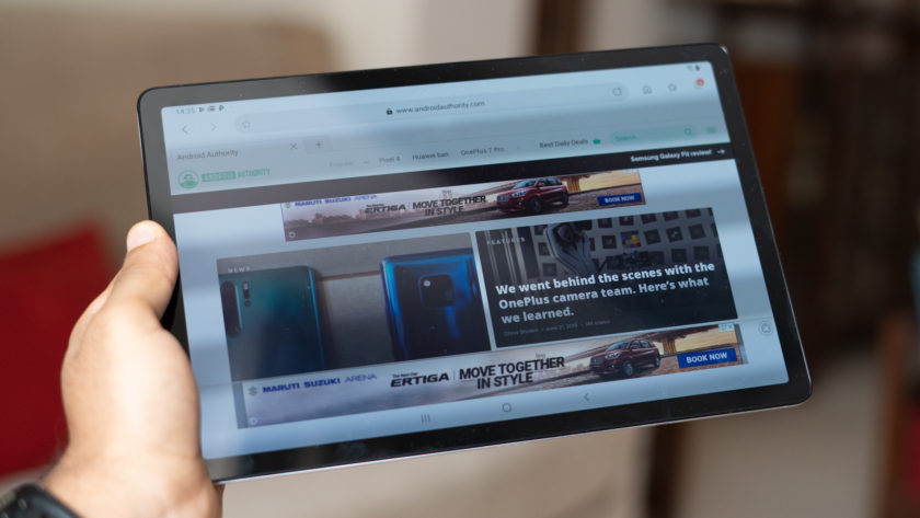 Galaxy Tab S5e in hand