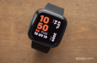 fitbit versa 2 review display watch face 2