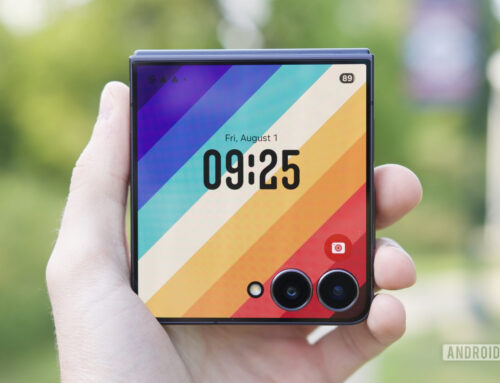 The Samsung Galaxy Z Flip 7 is still at its record-low price